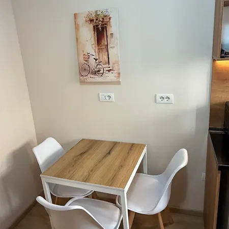 Modern - Piazza Place, Apartamento Durrës