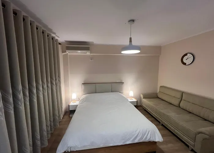 Modern - Piazza Place, Durrës